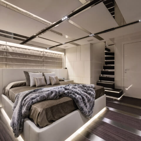 biancheria elegante personalizzata di stanza motor yacht in bianco e marrone